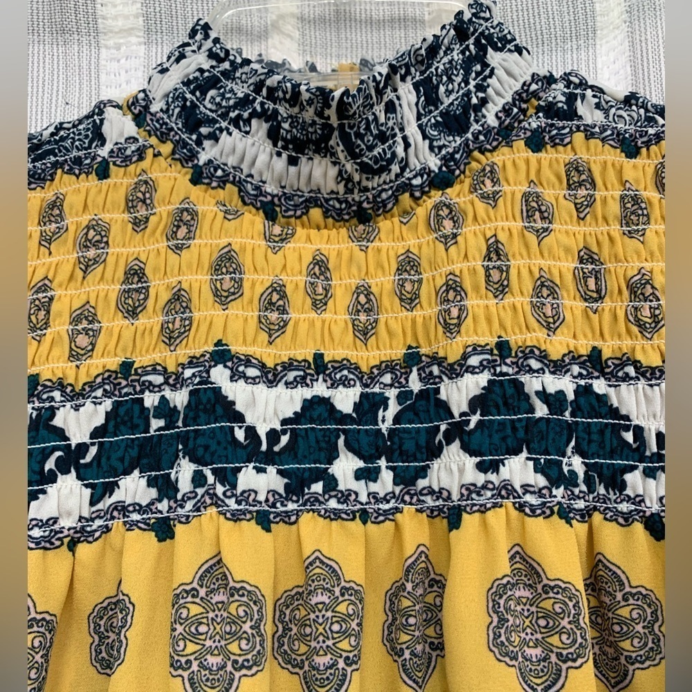 Charmed by Eve Blouse‎ Smocked High Neck Flutter Sleeve Blue Yellow Print Size M - Picture 2 of 10